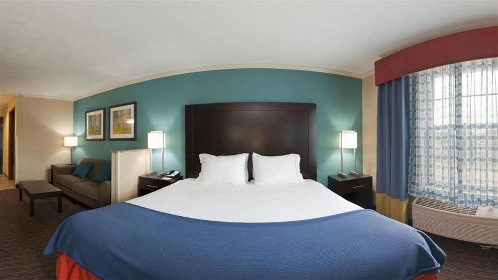 Holiday Inn Express Hotel & Suites North Kansas City By Ihg Екстериор снимка