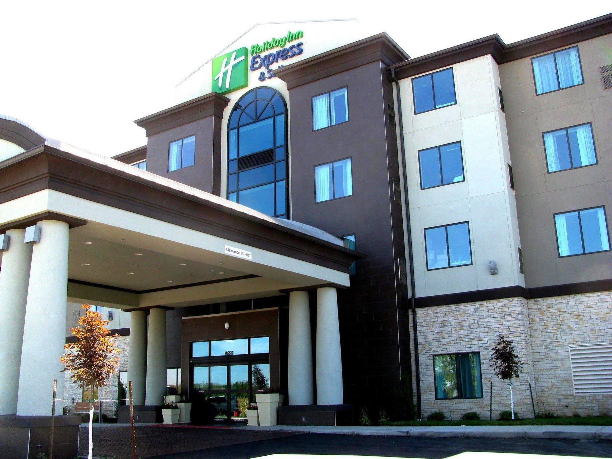 Holiday Inn Express Hotel & Suites North Kansas City By Ihg Екстериор снимка