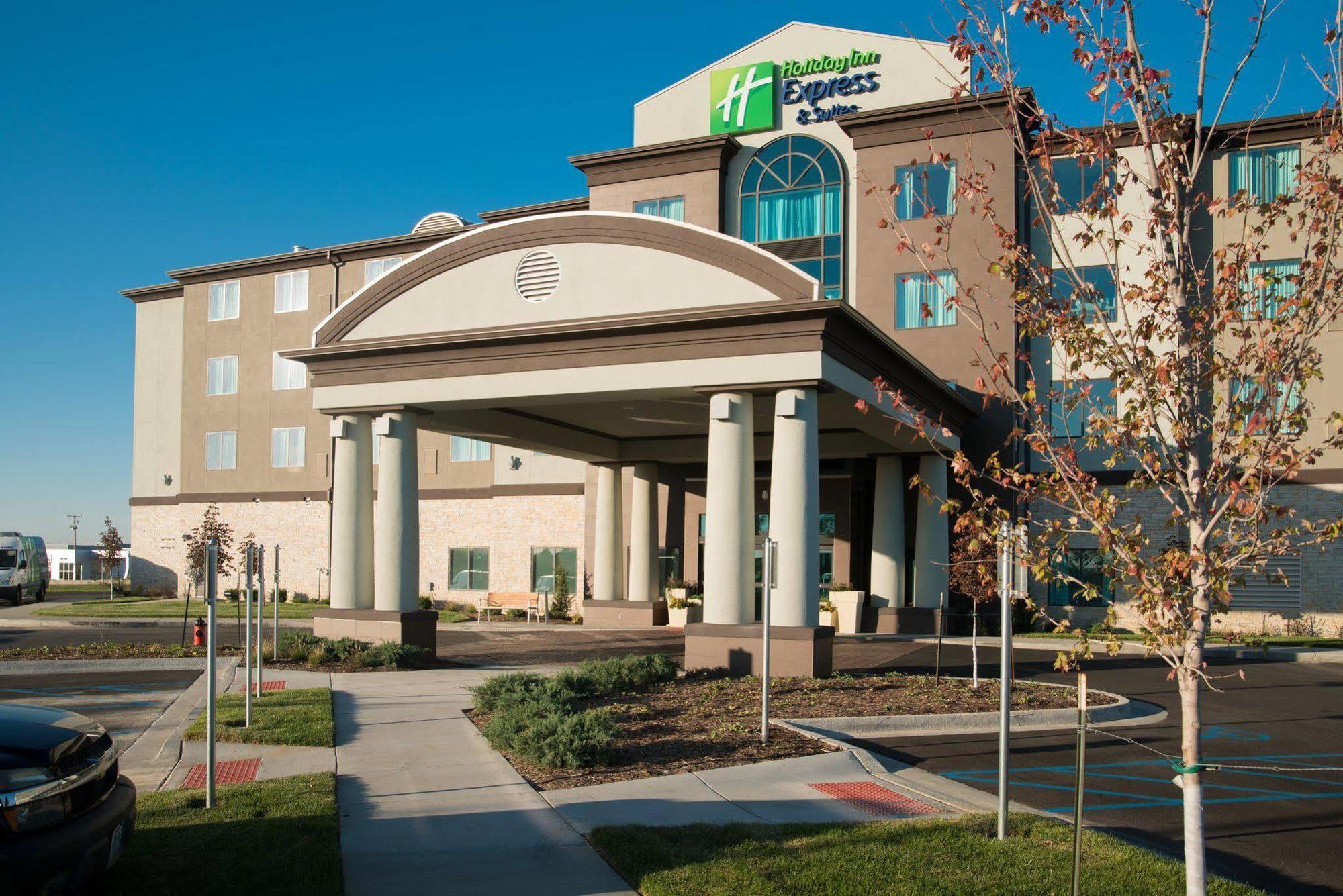 Holiday Inn Express Hotel & Suites North Kansas City By Ihg Екстериор снимка
