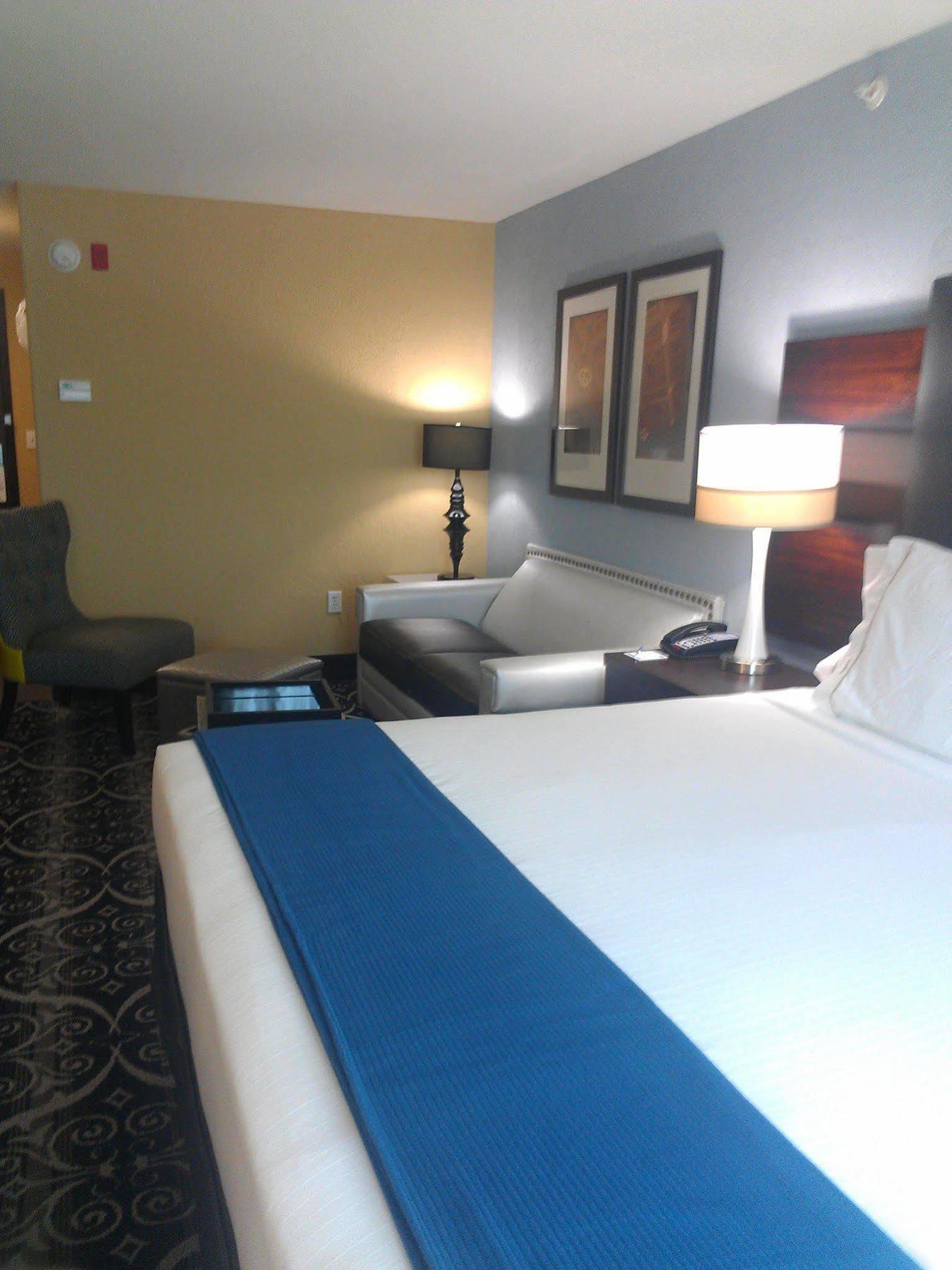 Holiday Inn Express Hotel & Suites North Kansas City By Ihg Екстериор снимка