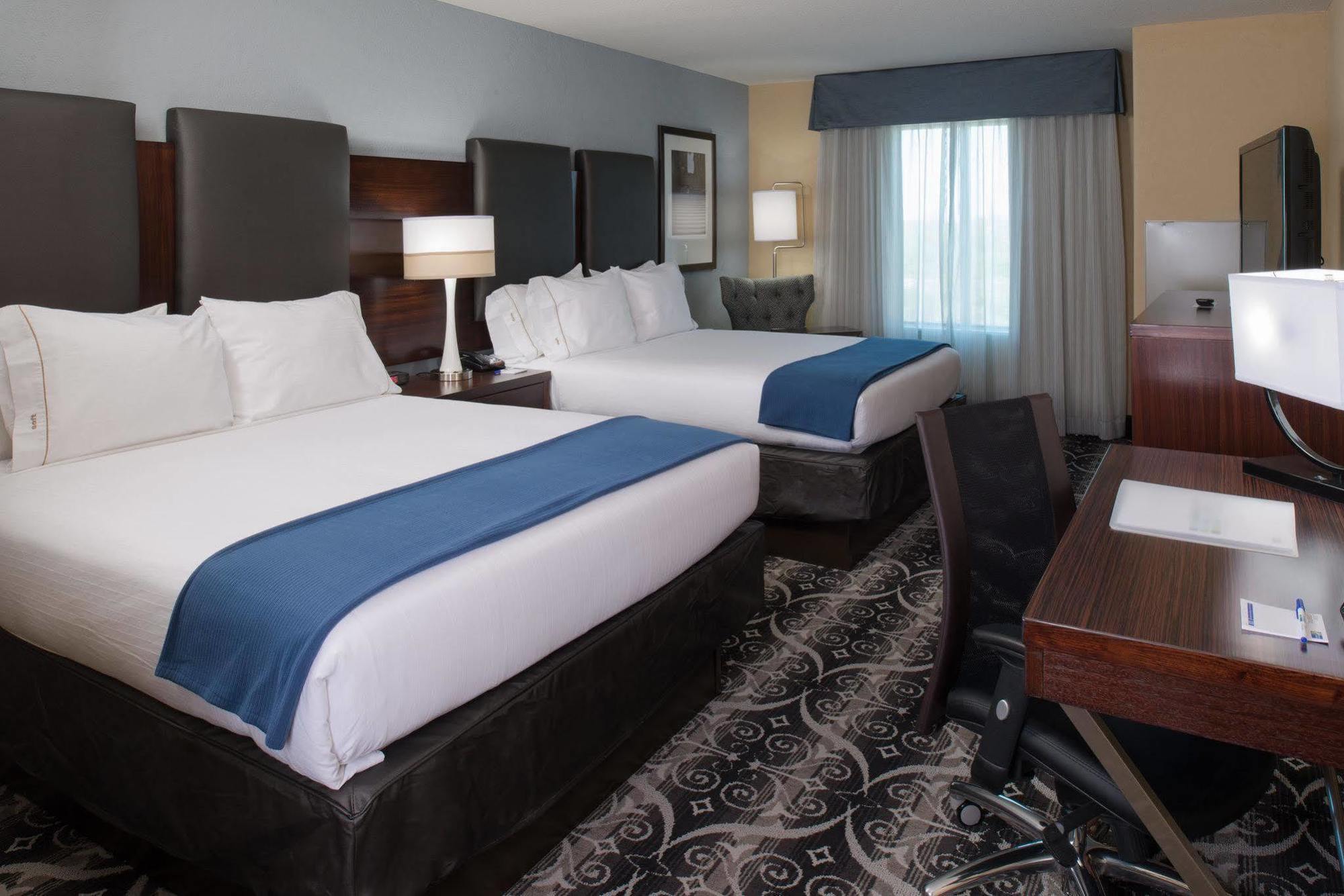 Holiday Inn Express Hotel & Suites North Kansas City By Ihg Екстериор снимка
