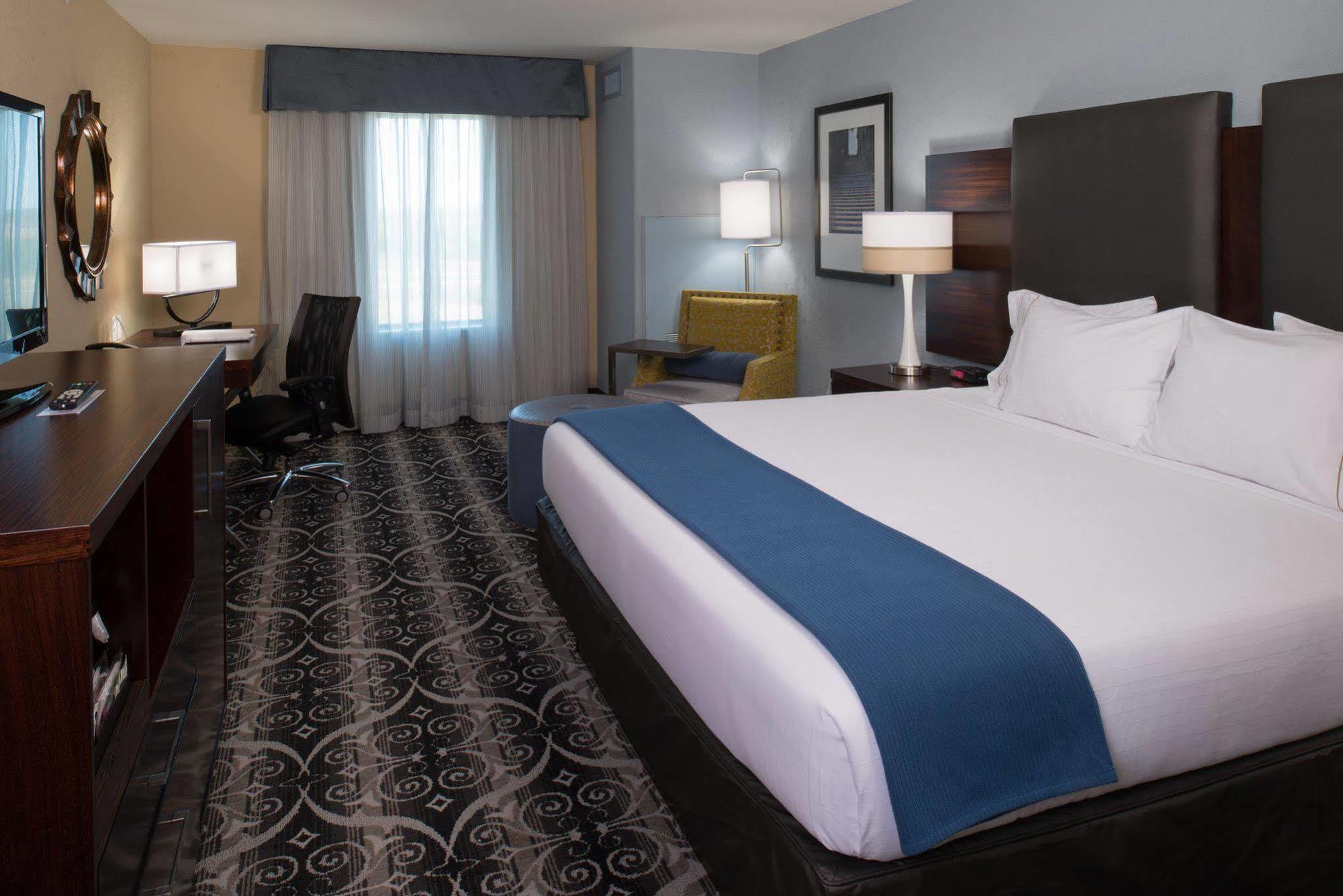 Holiday Inn Express Hotel & Suites North Kansas City By Ihg Екстериор снимка