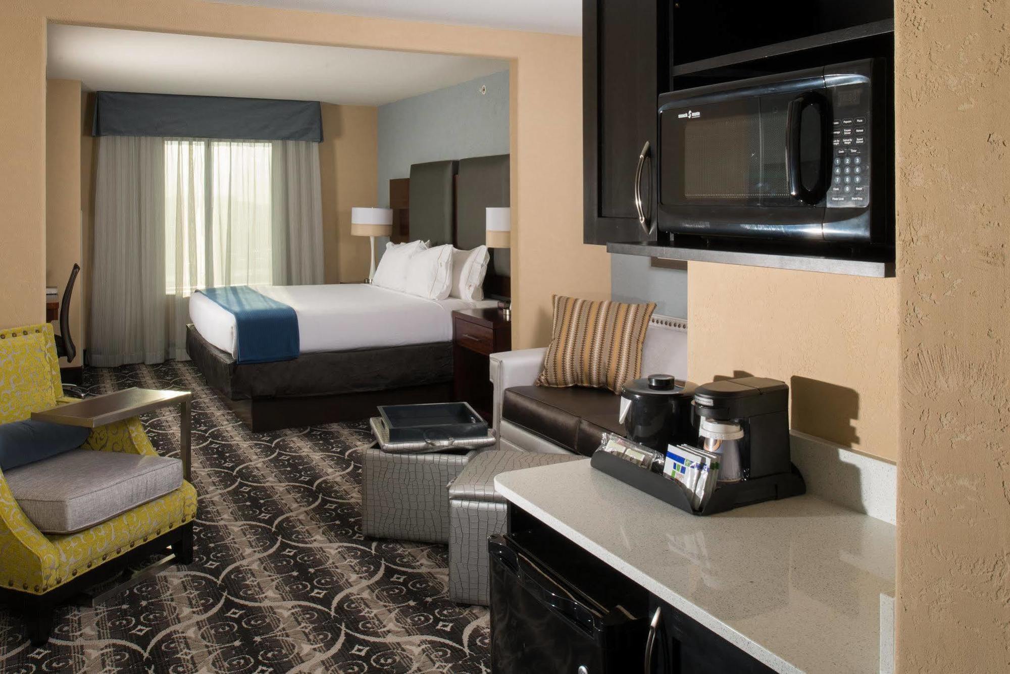 Holiday Inn Express Hotel & Suites North Kansas City By Ihg Екстериор снимка