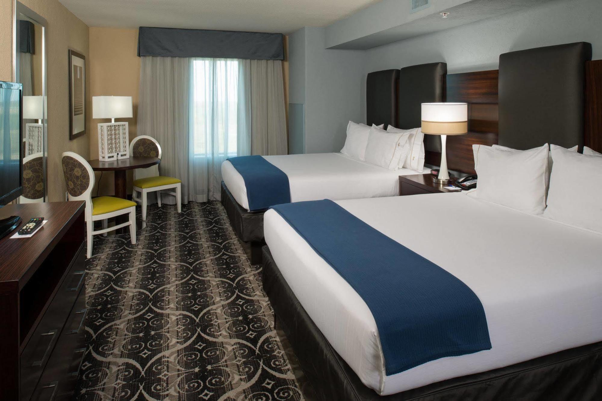 Holiday Inn Express Hotel & Suites North Kansas City By Ihg Екстериор снимка