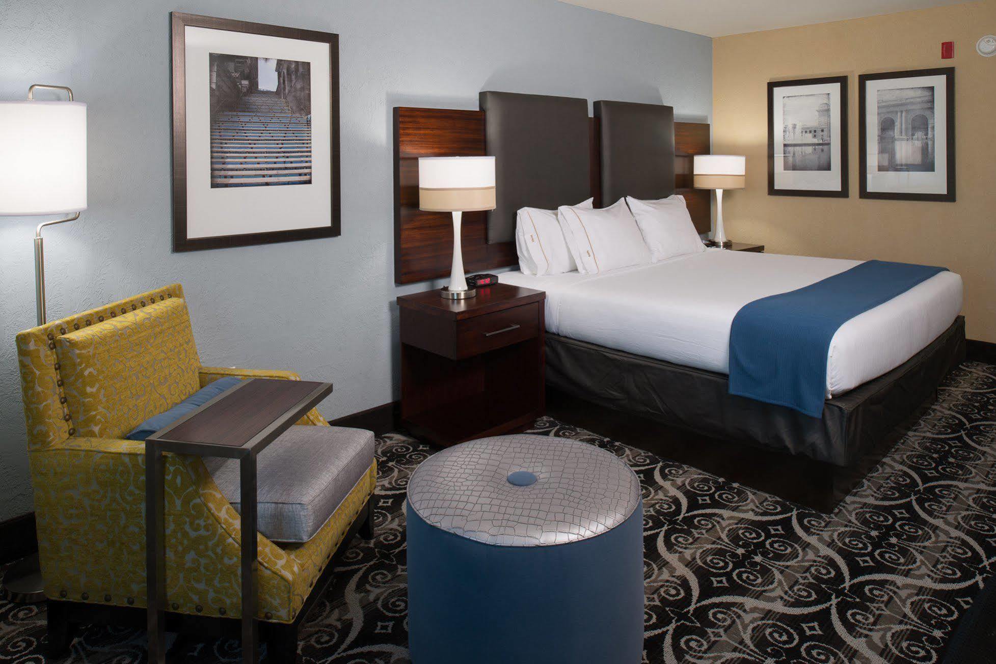 Holiday Inn Express Hotel & Suites North Kansas City By Ihg Екстериор снимка
