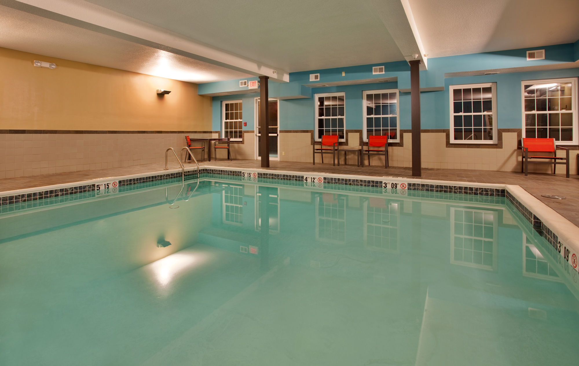 Holiday Inn Express Hotel & Suites North Kansas City By Ihg Екстериор снимка