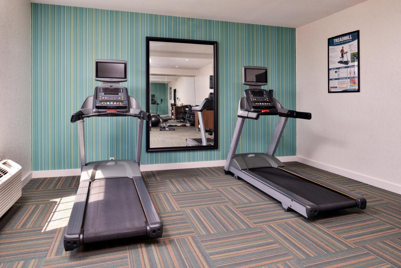 Holiday Inn Express Hotel & Suites North Kansas City By Ihg Екстериор снимка