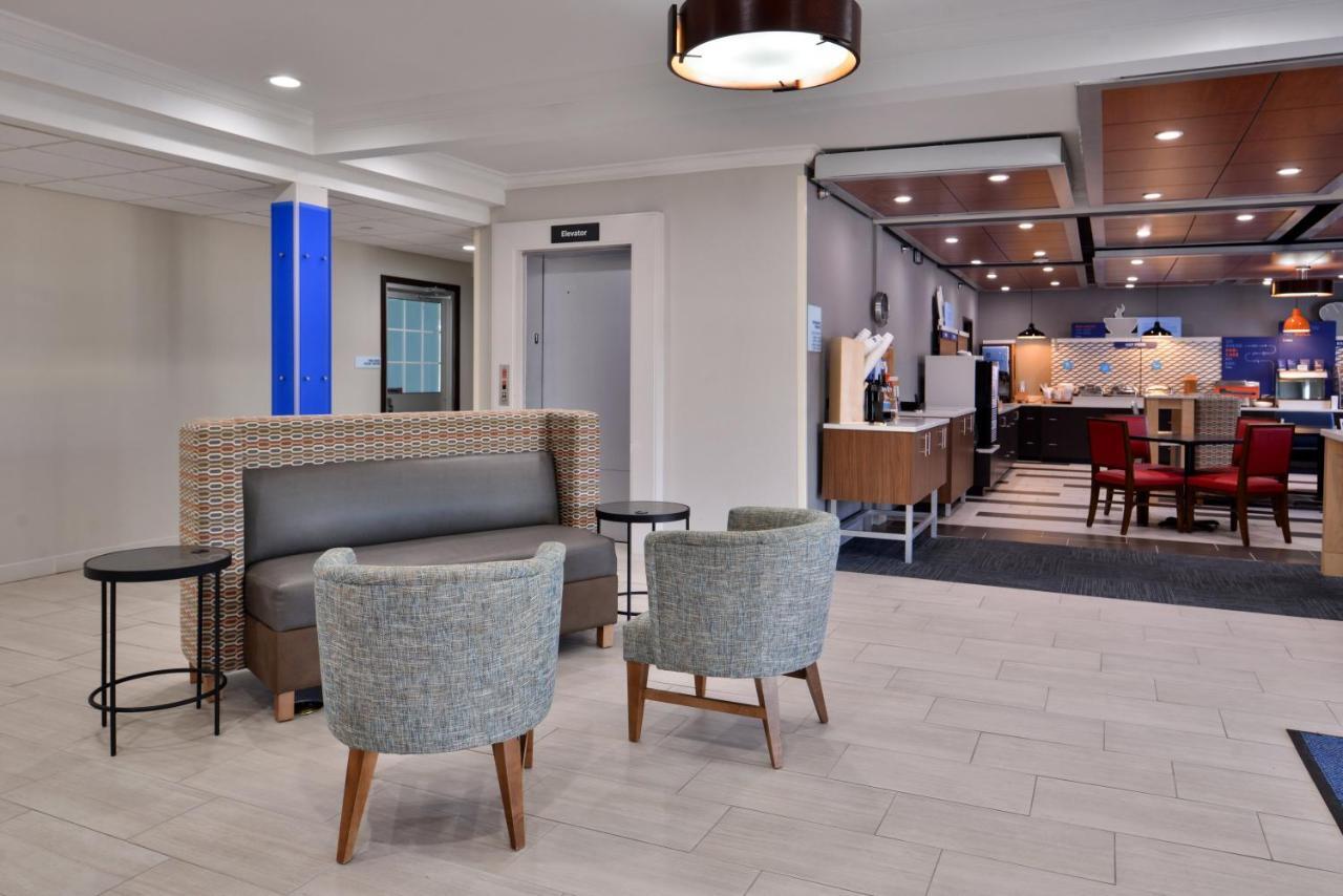 Holiday Inn Express Hotel & Suites North Kansas City By Ihg Екстериор снимка